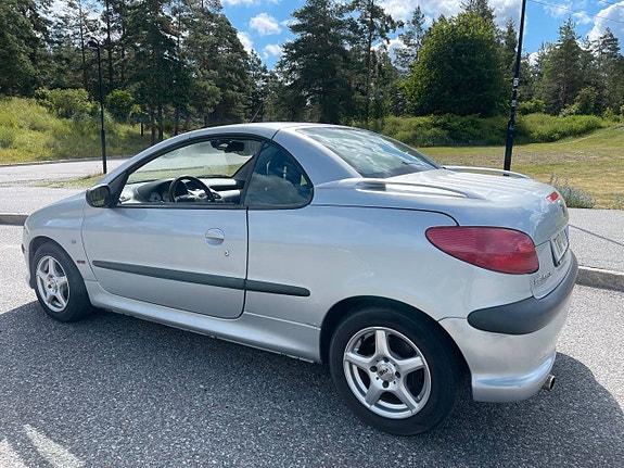 Peugeot 206 CC 4 of 5