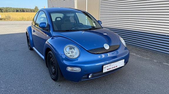 Volkswagen New Beetle 4 of 5