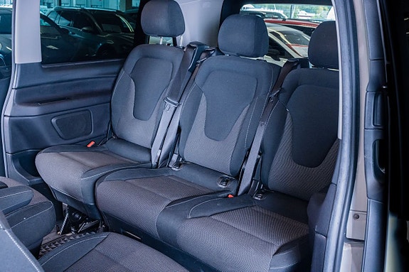 Mercedes-Benz V250 15 of 24