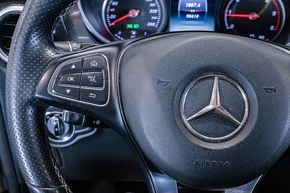 Mercedes-Benz V250 20 of 24