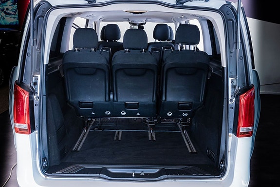 Mercedes-Benz V250 24 of 24