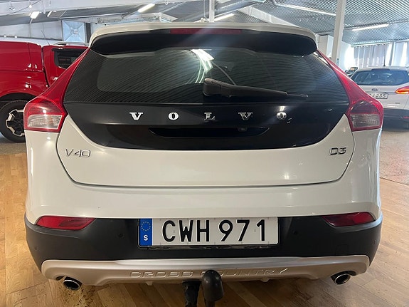 Volvo V40 Cross Country 6 of 13
