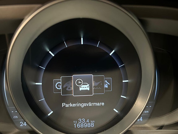Volvo V40 Cross Country 9 of 13