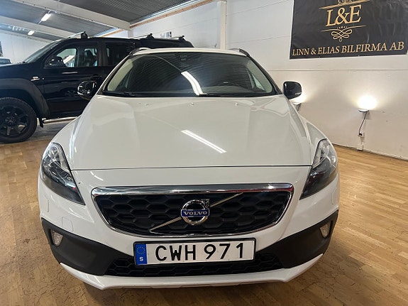 Volvo V40 Cross Country 7 of 13