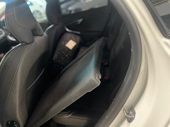 Volvo V40 Cross Country 13 of 13