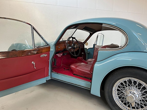 Jaguar XK140 18 of 23
