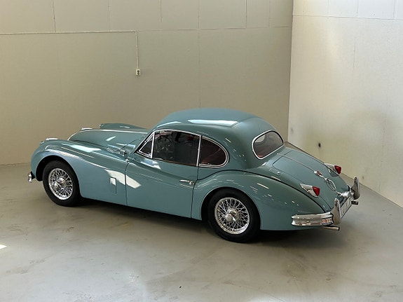 Jaguar XK140 8 of 23