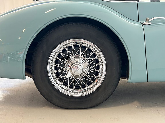 Jaguar XK140 13 of 23