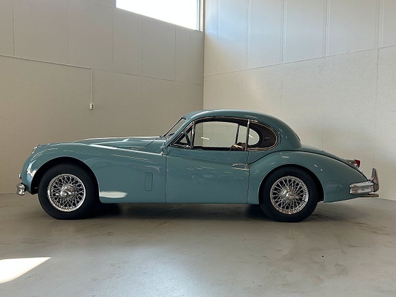 Jaguar XK140 5 of 23