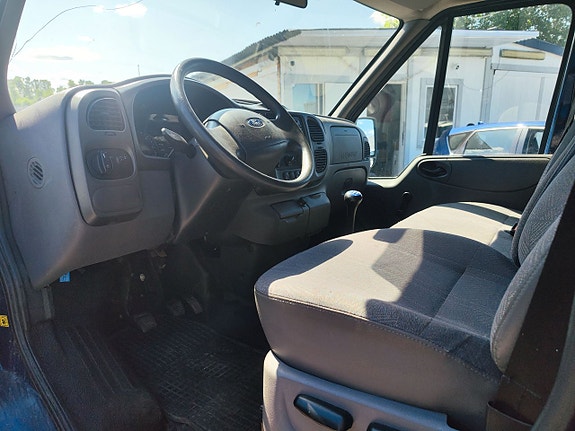Ford Transit 9 of 9