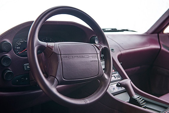 Porsche 928 11 of 28