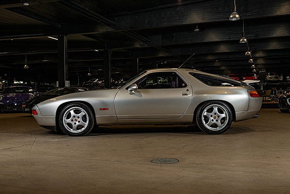 Porsche 928 3 of 28