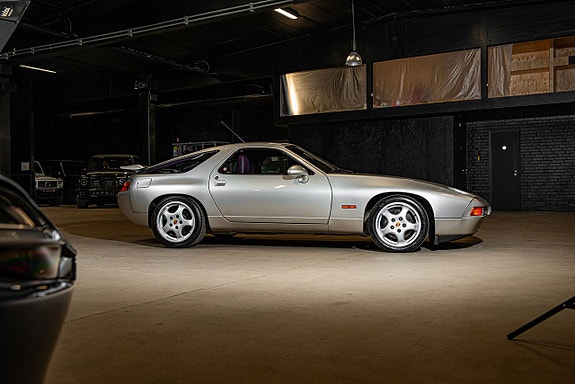 Porsche 928 7 of 28