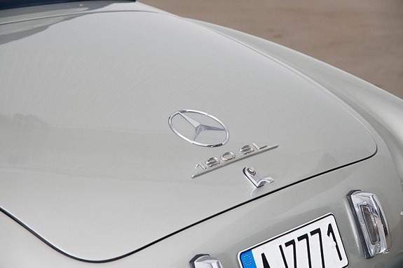 Mercedes-Benz 190 SL 25 of 26