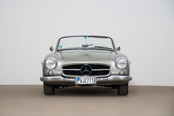 Mercedes-Benz 190 SL 4 of 5