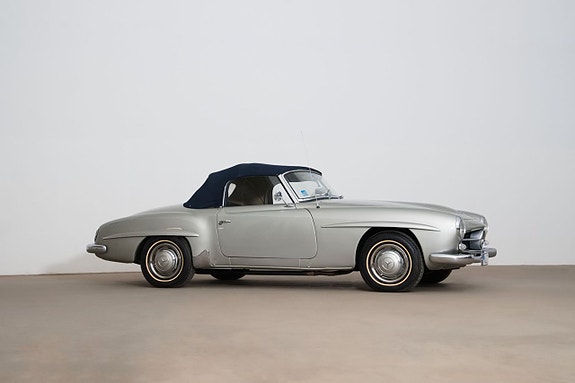Mercedes-Benz 190 SL 21 of 26