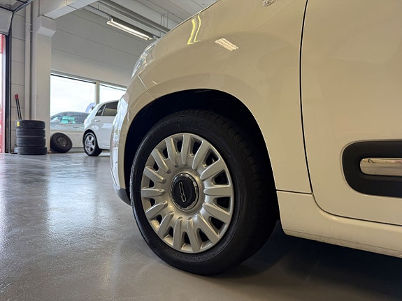 Fiat 500L 11 of 23