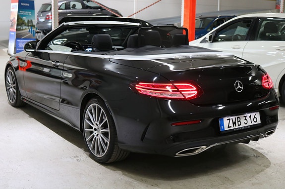 Mercedes-Benz C300 6 of 22