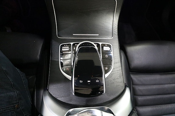 Mercedes-Benz C300 20 of 22
