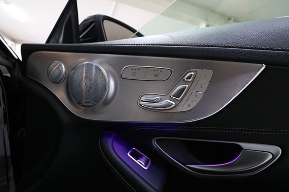 Mercedes-Benz C300 19 of 22