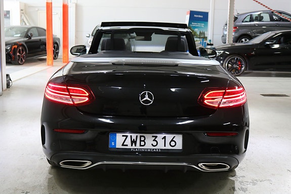 Mercedes-Benz C300 3 of 5