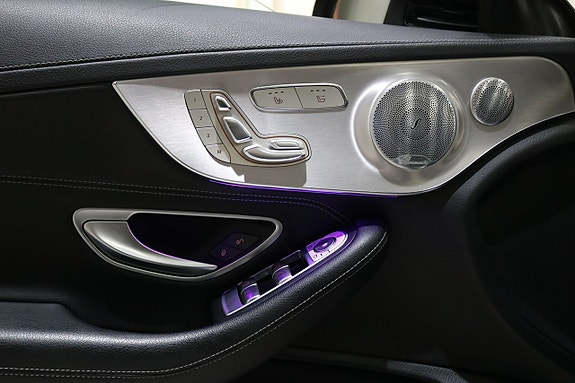 Mercedes-Benz C300 18 of 22