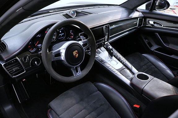 Porsche Panamera GTS 8 of 25