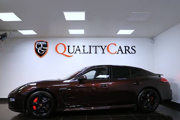 Porsche Panamera GTS 3 of 5