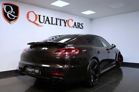 Porsche Panamera GTS 2 of 5