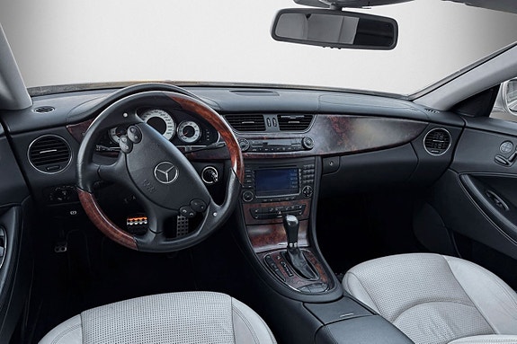 Mercedes-Benz CLS55 5 of 12