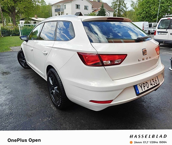 Seat Leon 2 of 5