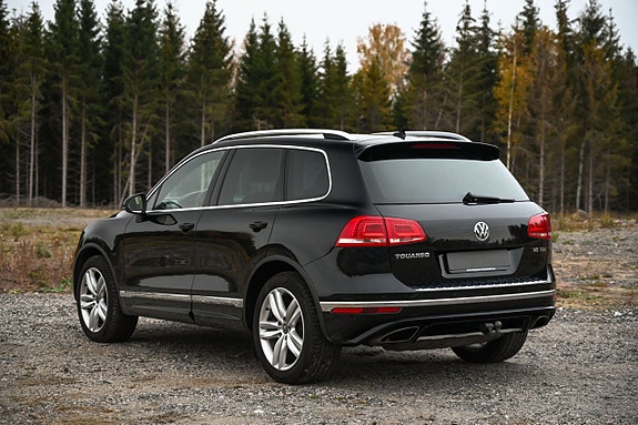 Volkswagen Touareg 3 of 5