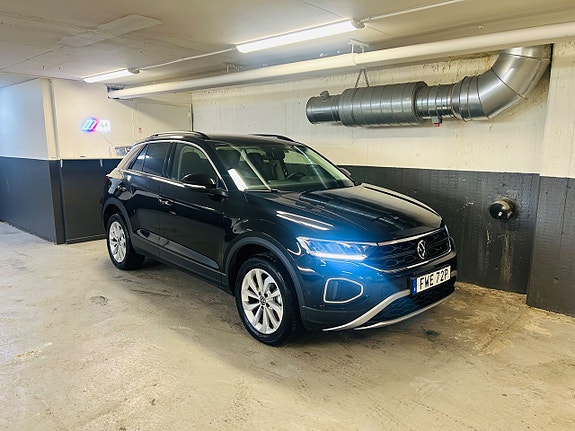 Volkswagen T-Roc 4 of 16