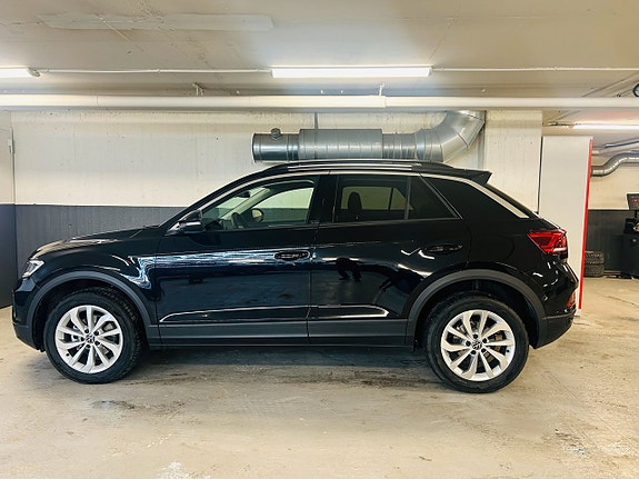 Volkswagen T-Roc 6 of 16