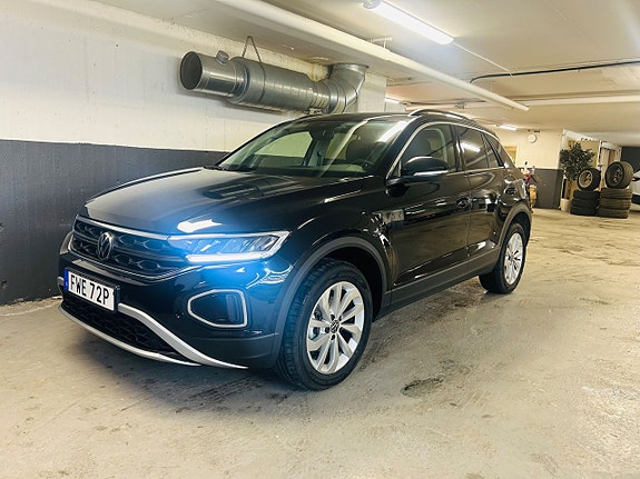 Volkswagen T-Roc 8 of 16