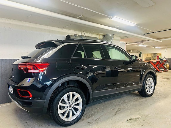 Volkswagen T-Roc 3 of 16