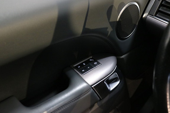 Land Rover Range Rover Sport 9 of 26