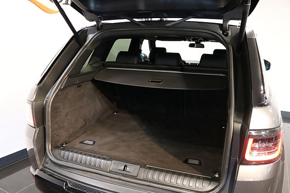 Land Rover Range Rover Sport 22 of 26