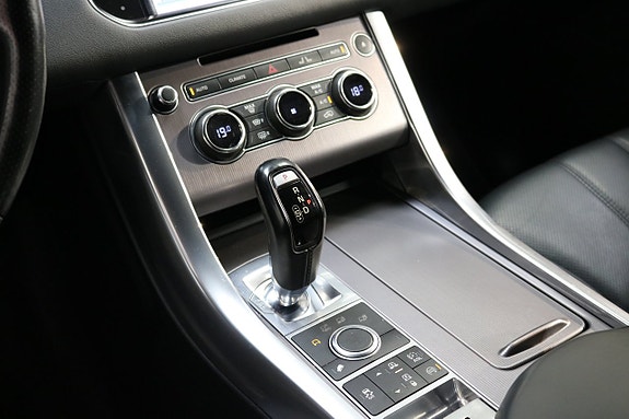Land Rover Range Rover Sport 10 of 27