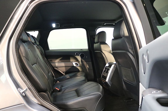 Land Rover Range Rover Sport 17 of 26