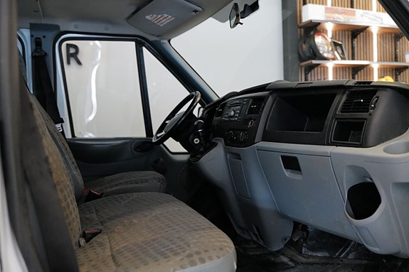 Ford Transit 8 of 9