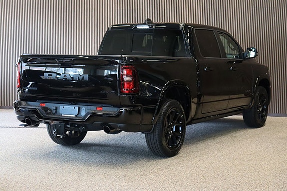 Dodge RAM 1500 4 of 17