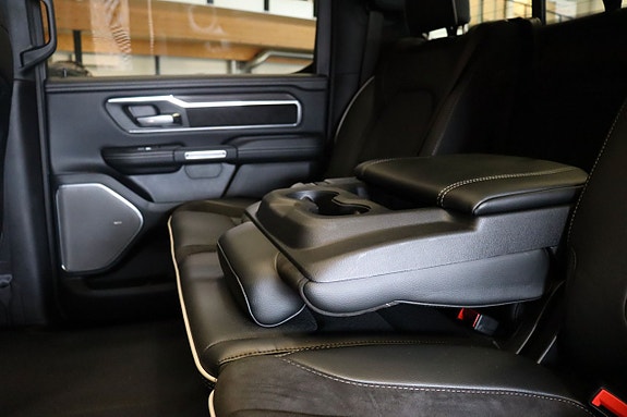 Dodge RAM 1500 13 of 17