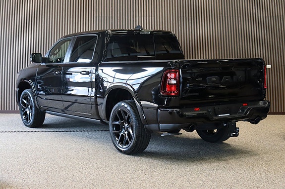 Dodge RAM 1500 3 of 17
