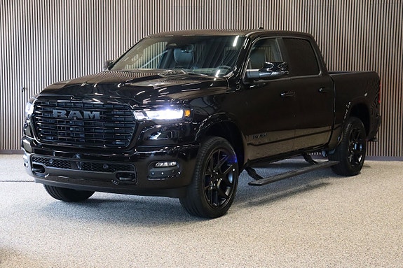 Dodge RAM 1500 2 of 17