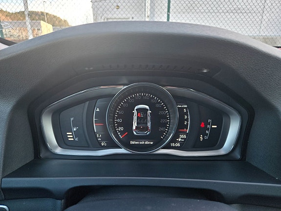 Volvo V60 15 of 18