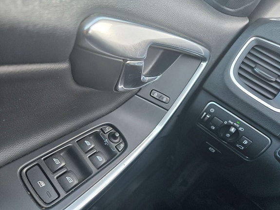 Volvo V60 17 of 18