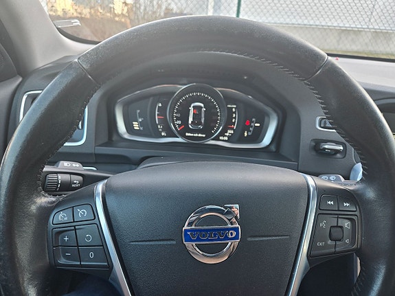Volvo V60 16 of 18