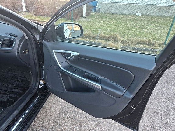 Volvo V60 10 of 18