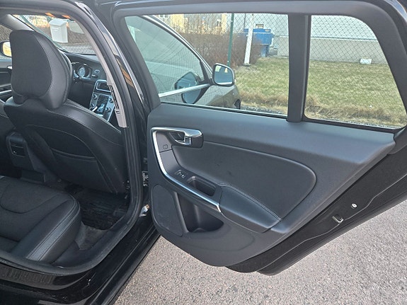 Volvo V60 9 of 18